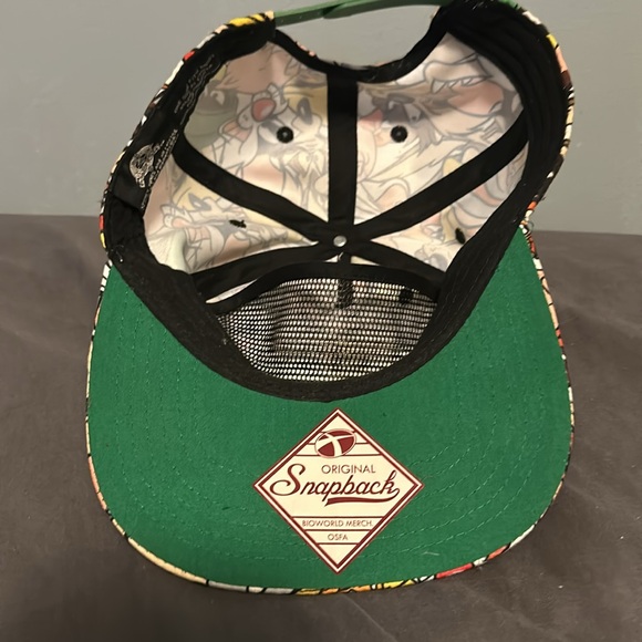 BIOWORLD MERCH LOONEY TUNES SNAPBACK - Picture 3 of 4